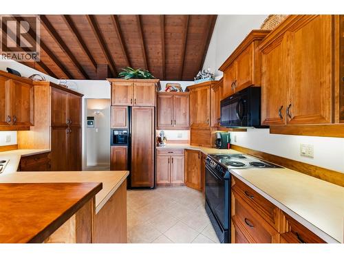 6714 3A Highway, Nelson, BC - Indoor Photo Showing Kitchen