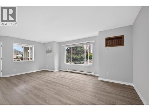 1610 Gordon Drive Unit# 101 Lot# 1, Kelowna, BC - Indoor Photo Showing Living Room