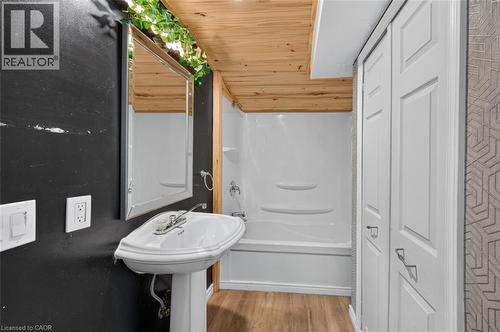 1048 Lakeshore Road, Selkirk, ON 
