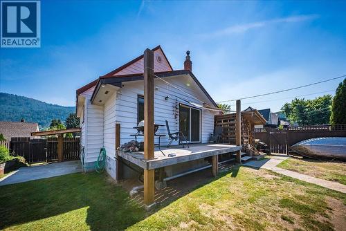 795 Kipling Street, Warfield, BC - Outdoor With Deck Patio Veranda