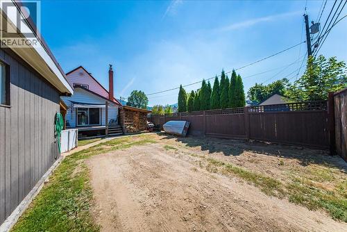 795 Kipling Street, Warfield, BC - Outdoor