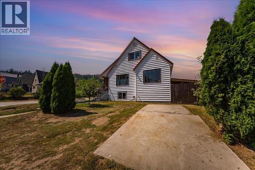 795 Kipling Street, Warfield, BC - Outdoor