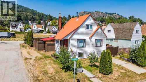 795 Kipling Street, Warfield, BC - Outdoor
