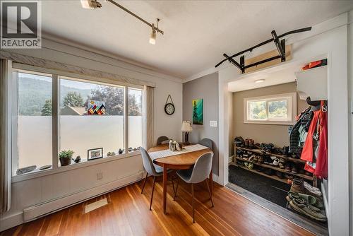 795 Kipling Street, Warfield, BC - Indoor Photo Showing Dining Room