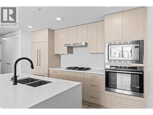 1588 Ellis Street Unit# 1101, Kelowna, BC - Indoor Photo Showing Kitchen With Double Sink With Upgraded Kitchen