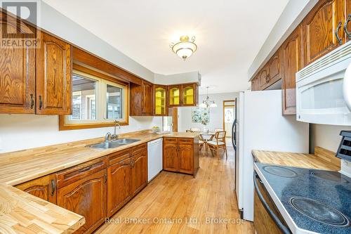 8759 Wellington 124 Road, Erin, ON - Indoor Photo Showing Kitchen With Double Sink
