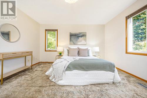 8759 Wellington 124 Road, Erin, ON - Indoor Photo Showing Bedroom