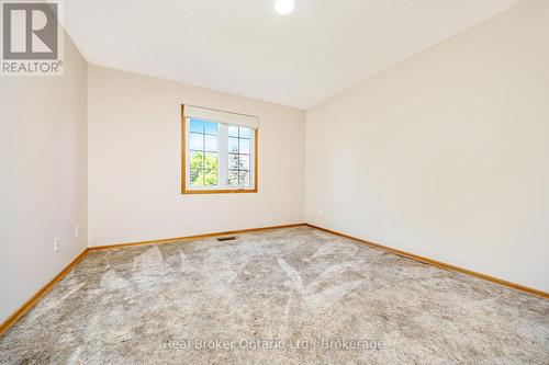 8759 Wellington 124 Road, Erin, ON - Indoor Photo Showing Other Room