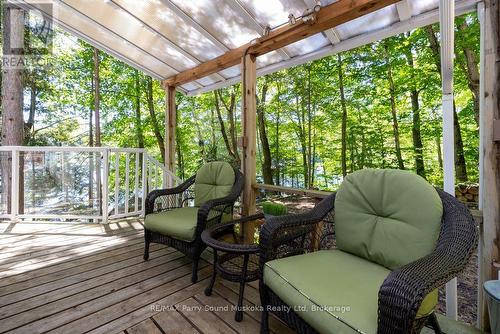 Covered decking for shade - 13 Peak Path, Seguin, ON - Outdoor With Deck Patio Veranda With Exterior