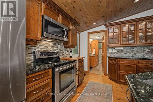 Stainless appliances - 13 Peak Path, Seguin, ON - Indoor Photo Showing Kitchen With Upgraded Kitchen