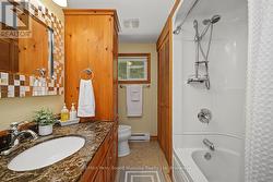Main 4 pc bath - 