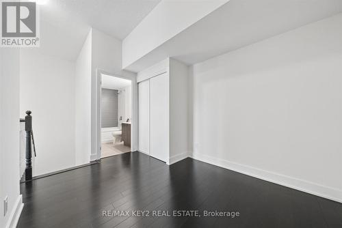 Th6 - 4011 Brickstone Mews, Mississauga, ON - Indoor Photo Showing Other Room
