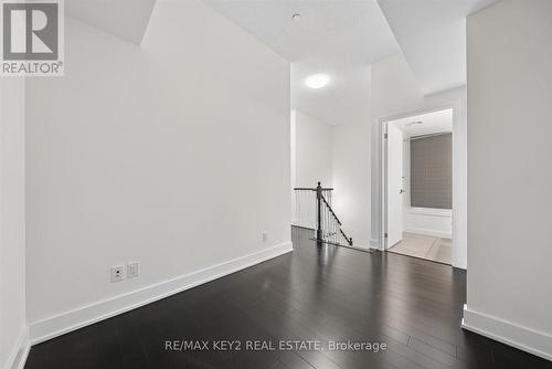 Th6 - 4011 Brickstone Mews, Mississauga, ON - Indoor Photo Showing Other Room