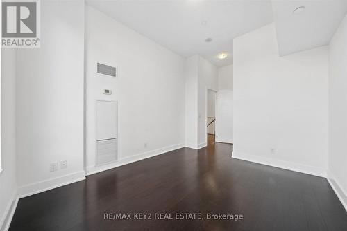 Th6 - 4011 Brickstone Mews, Mississauga, ON - Indoor Photo Showing Other Room