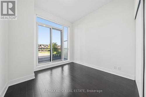 Th6 - 4011 Brickstone Mews, Mississauga, ON - Indoor Photo Showing Other Room