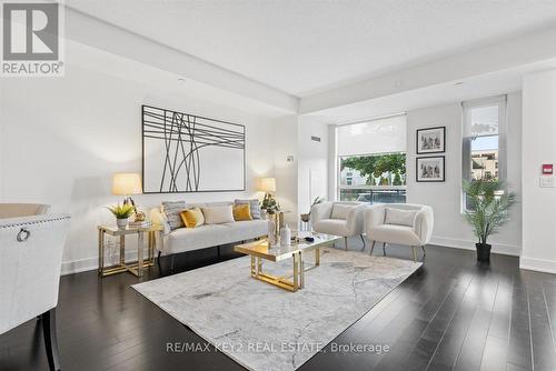Th6 - 4011 Brickstone Mews, Mississauga, ON - Indoor Photo Showing Living Room