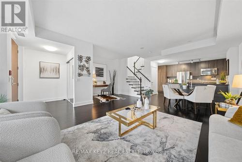 Th6 - 4011 Brickstone Mews, Mississauga, ON - Indoor Photo Showing Living Room
