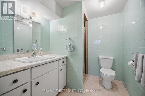 89 Wendell Avenue, Toronto, ON - Indoor Photo Showing Bathroom