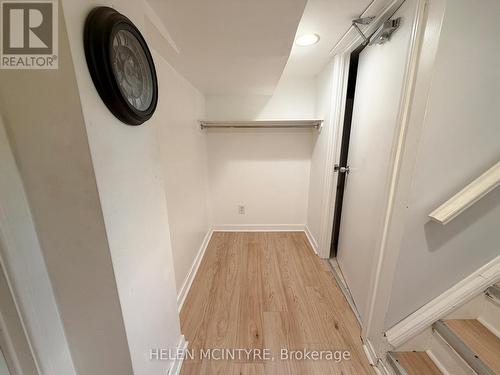 34 DUNNING CRESCENT , Toronto, Ontario M8W 4S8 2