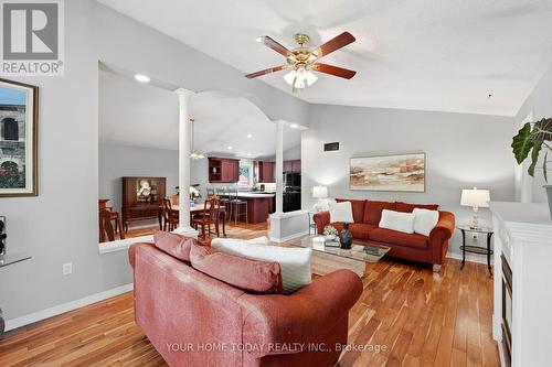 16 Normandy Boulevard, Halton Hills, ON - Indoor Photo Showing Living Room