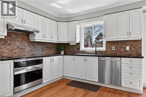 734 Brigadoon Drive, Hamilton, ON - Indoor Photo Showing Kitchen With Upgraded Kitchen