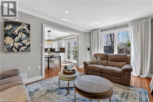 734 Brigadoon Drive, Hamilton, ON - Indoor Photo Showing Living Room