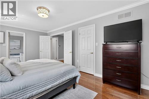 734 Brigadoon Drive, Hamilton, ON - Indoor Photo Showing Bedroom