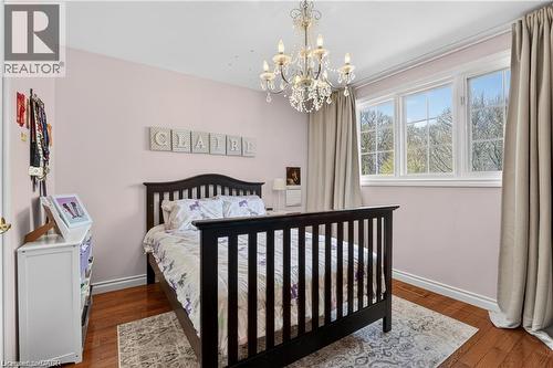 734 Brigadoon Drive, Hamilton, ON - Indoor Photo Showing Bedroom