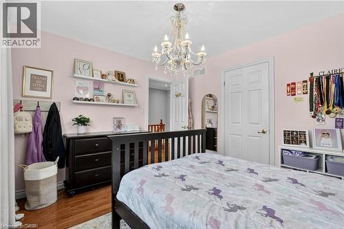 734 Brigadoon Drive, Hamilton, ON - Indoor Photo Showing Bedroom