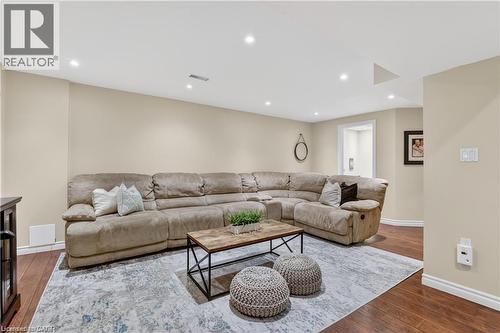 734 Brigadoon Drive, Hamilton, ON - Indoor Photo Showing Living Room