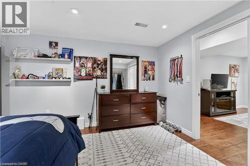 734 Brigadoon Drive, Hamilton, ON - Indoor Photo Showing Bedroom