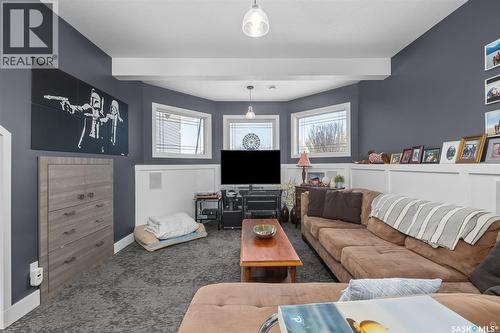 808 Lakeridge Drive, Buckland Rm No. 491, SK - Indoor Photo Showing Living Room