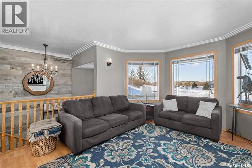 808 Lakeridge Drive, Buckland Rm No. 491, SK - Indoor Photo Showing Living Room