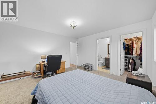 455 Hastings Crescent, Saskatoon, SK - Indoor Photo Showing Bedroom