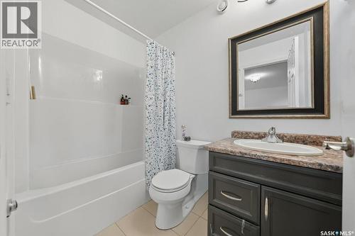 455 Hastings Crescent, Saskatoon, SK - Indoor Photo Showing Bathroom