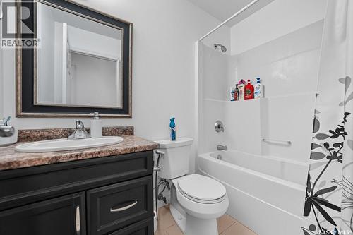 455 Hastings Crescent, Saskatoon, SK - Indoor Photo Showing Bathroom