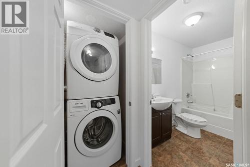 455 Hastings Crescent, Saskatoon, SK - Indoor Photo Showing Laundry Room