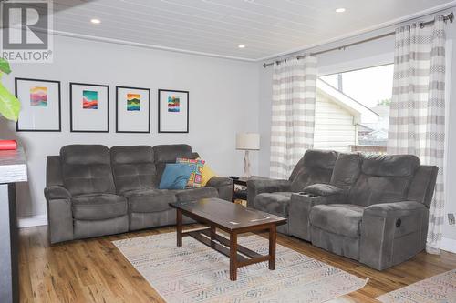 87 Murton Ave, Sault Ste. Marie, ON - Indoor Photo Showing Living Room