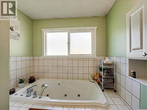 466 Second Avenue, Rivervale, BC - Indoor Photo Showing Bathroom