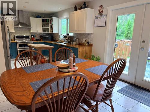 466 Second Avenue, Rivervale, BC - Indoor Photo Showing Dining Room