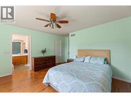 1881 Portland Place, Kelowna, BC - Indoor Photo Showing Bedroom