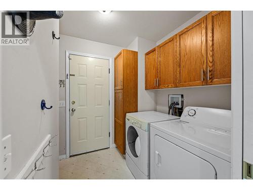 1881 Portland Place, Kelowna, BC - Indoor Photo Showing Laundry Room