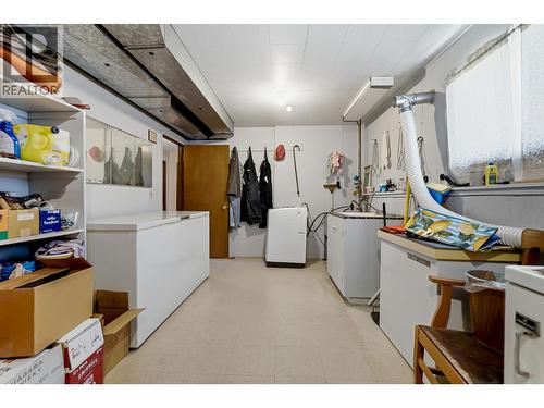 1485 Brentwood Road, West Kelowna, BC - Indoor Photo Showing Laundry Room