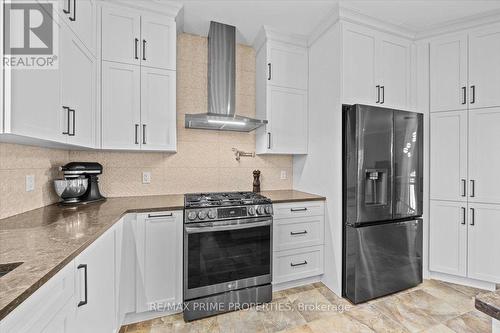 3421 Summerbreeze Drive, Ottawa, ON - Indoor Photo Showing Kitchen With Upgraded Kitchen