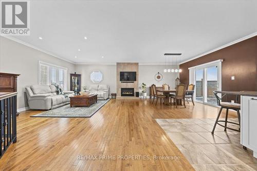 3421 Summerbreeze Drive, Ottawa, ON - Indoor Photo Showing Living Room