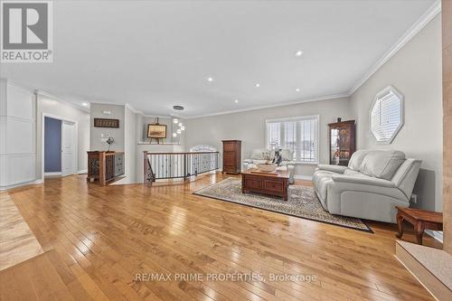 3421 Summerbreeze Drive, Ottawa, ON - Indoor Photo Showing Living Room