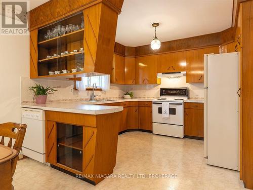 167 Wellington Street, Port Colborne (Killaly East), ON - Indoor Photo Showing Kitchen
