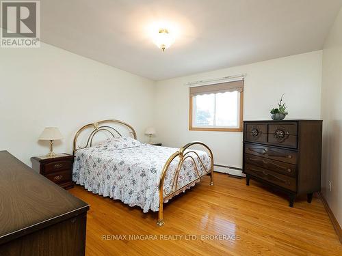 167 Wellington Street, Port Colborne (Killaly East), ON - Indoor Photo Showing Bedroom