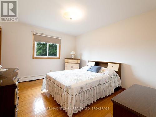 167 Wellington Street, Port Colborne (Killaly East), ON - Indoor Photo Showing Bedroom