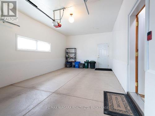 167 Wellington Street, Port Colborne (Killaly East), ON - Indoor Photo Showing Garage